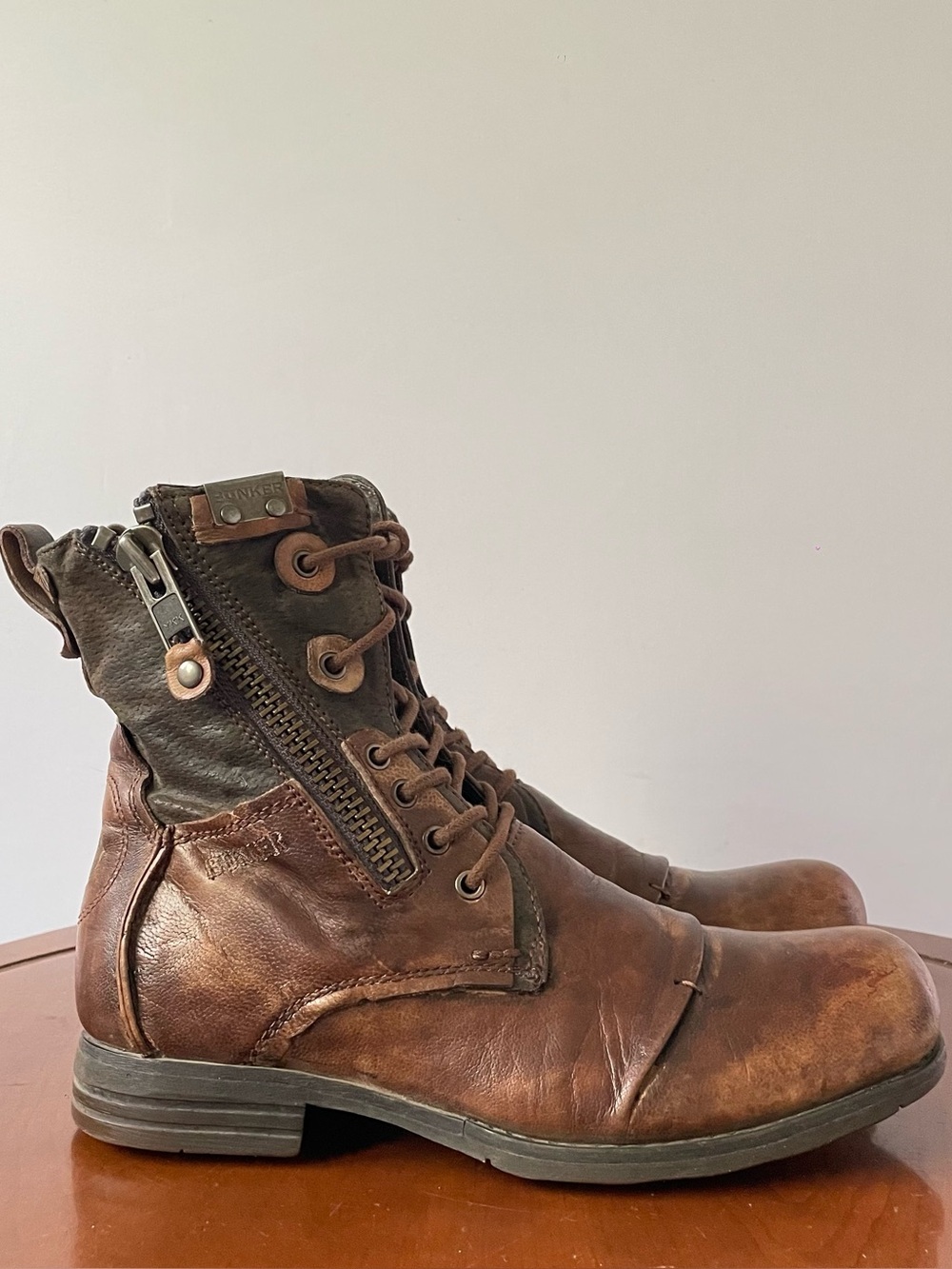BUNKER Unisex Lace-Up Funky Chic Military Style Boots | US 6.5